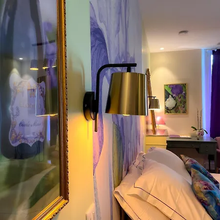 Alojamento de Acomodação e Pequeno-almoço La Demeure D'elodie 4*