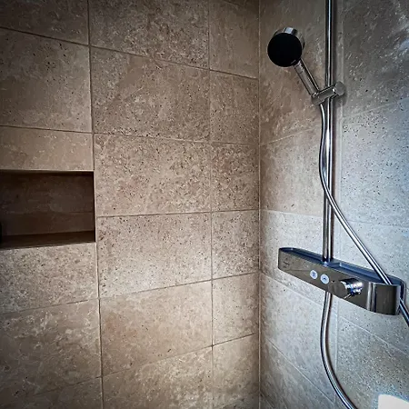 Alojamento de Acomodação e Pequeno-almoço La Demeure D'elodie Épernay